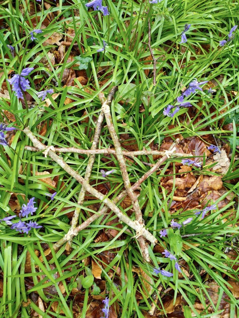 pentagramme-naturel-branches