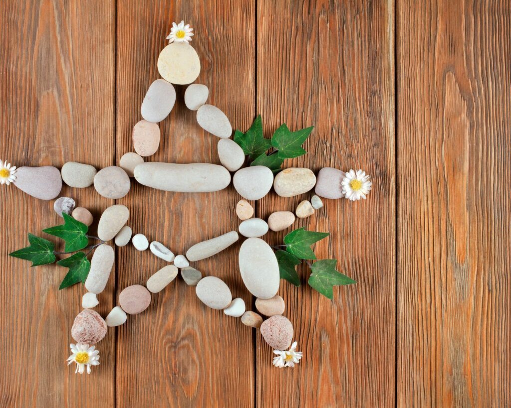 pentagramme-naturel-pierres